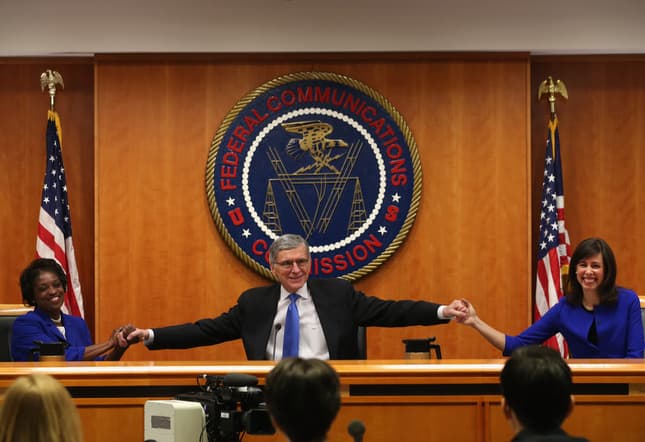 FCC votes for Net Neutrality in a historic poll